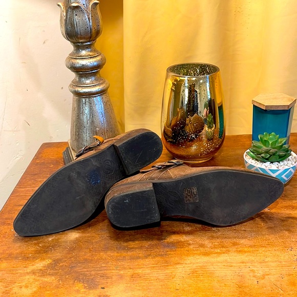 LUCKY BRAND BROWN ANKLE BOOTIES SIZE 8 - Picture 5 of 6